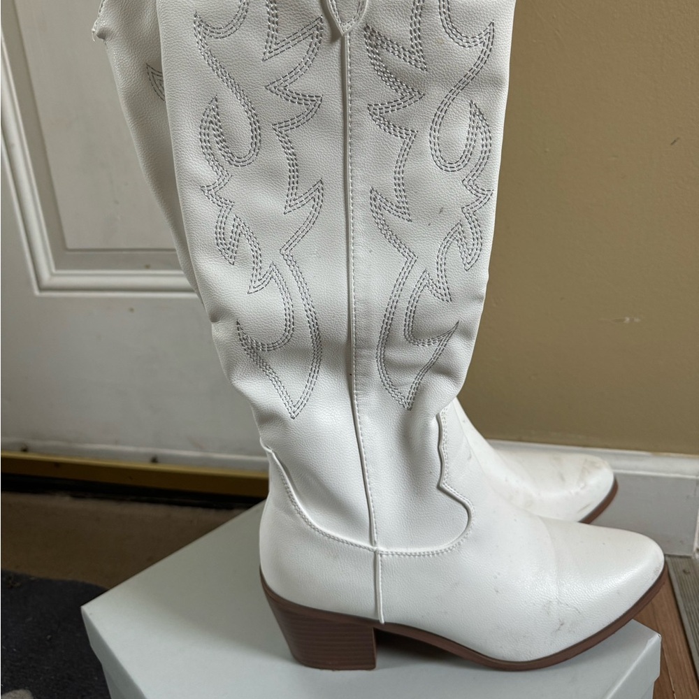 White pair of cowboy boots!